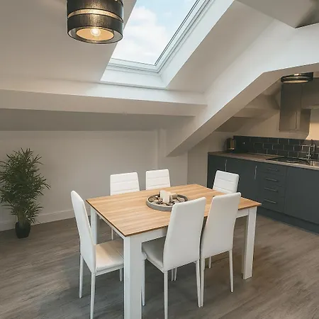 דירה Kehoe's Penthouse Near Etihad Stadium & Coop Live Arena Sleeps 4 מנצ'סטר