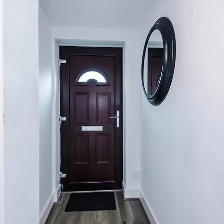 New! 2br With Parking, Near Prázdninový dům Manchester