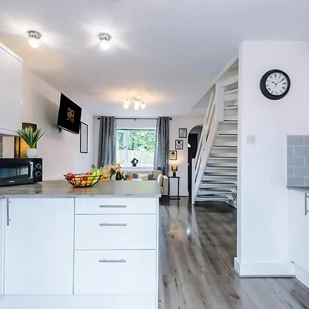 Prázdninový dům New! 2br With Parking, Near *