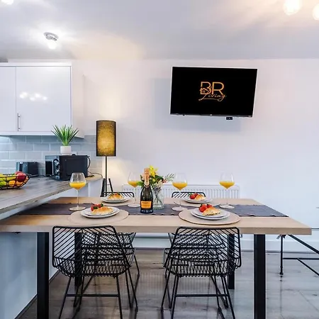 New! 2br With Parking, Near * Manchester