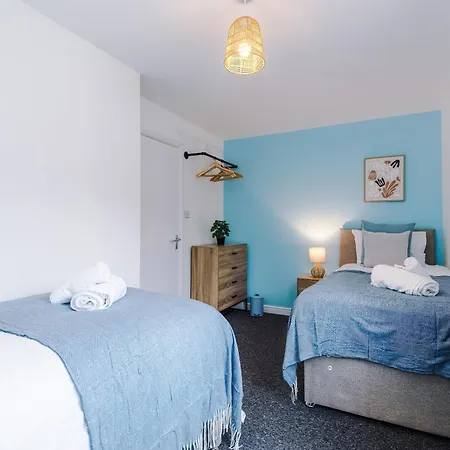 Modern 3 Bedroom - Driveway Parking For 2 Vehicles, Close To Centre Ferienhaus Manchester