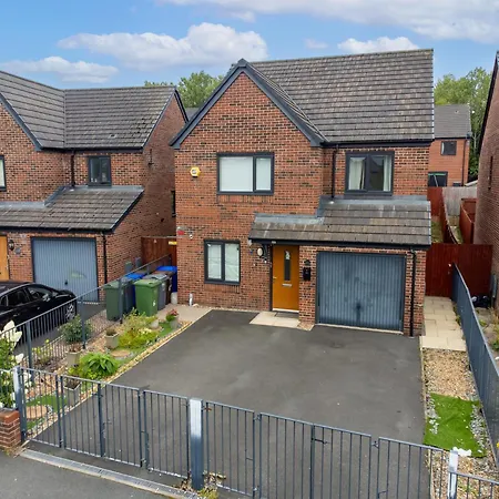 Modern 4 Bedroom Detached House 66cl