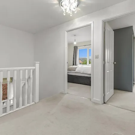 Ferienhaus Modern 4 Bedroom Detached House 66cl