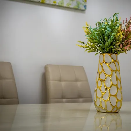 Modern 4 Bedroom Detached House 66cl Ferienhaus