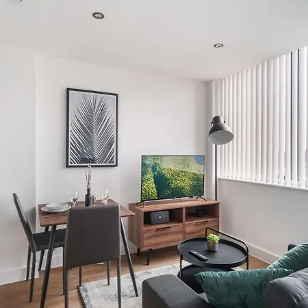 Zeni, Alexandra Rise Cosy Μάντσεστερ