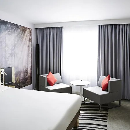 Novotel Centre Hotel 4*