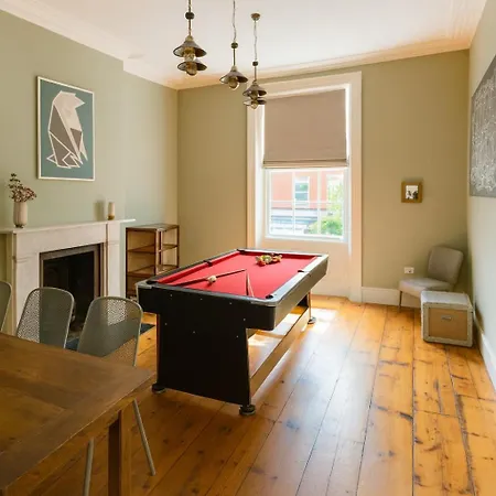 Manchesters Ultimate House - Hot Tub - Sleeps 22! Dom wakacyjny *