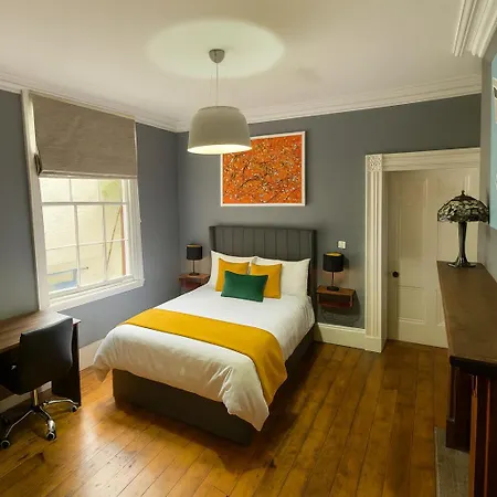 Dom wakacyjny Manchesters Ultimate House - Hot Tub - Sleeps 22! *