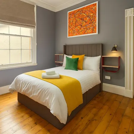 Manchesters Ultimate House - Hot Tub - Sleeps 22! *