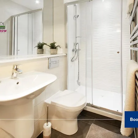 Premium Deals On Modern 2 -bed 2-bath For Movers & Pros By Hedgerow L Embrace Comfort And Ease With Our Inviting 2 Bedroom L Attractions Like Science And Industry Museum, Museum & Art Gallery マンチェスター