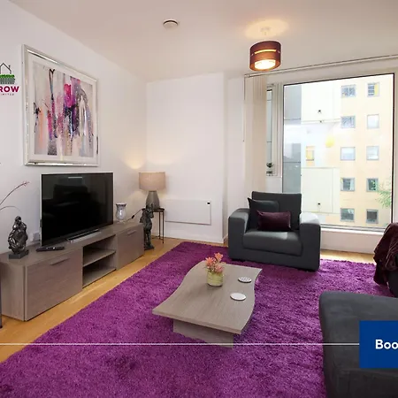 Premium Deals On Modern 2 -bed 2-bath For Movers & Pros By Hedgerow L Embrace Comfort And Ease With Our Inviting 2 Bedroom L Attractions Like Science And Industry Museum, Museum & Art Gallery Διαμέρισμα *