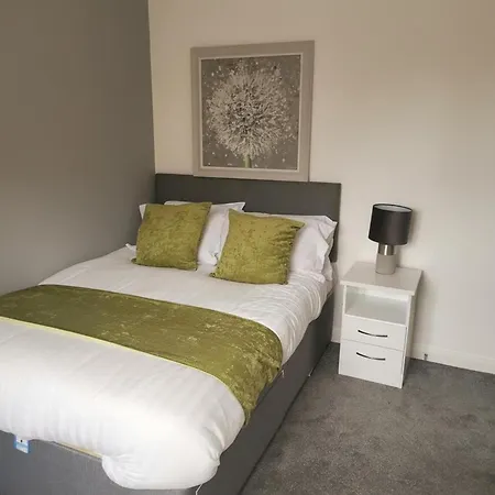 Casa de Férias 4 Bedroom - Sleeps 7 Pet Friendly & Parking