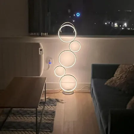 Zeni, Alexandra Rise Fab Apartamento *