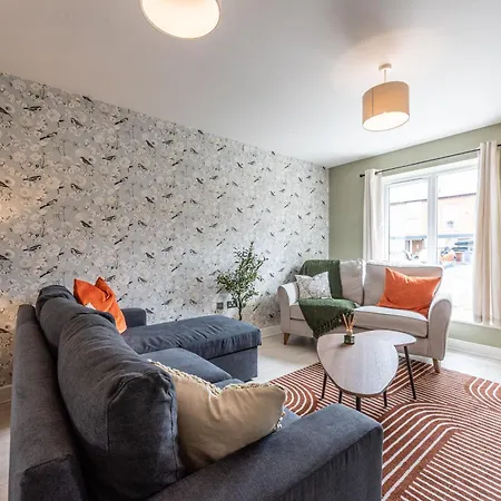 Modern House 2 Bedroom 5 Beds * Манчестер