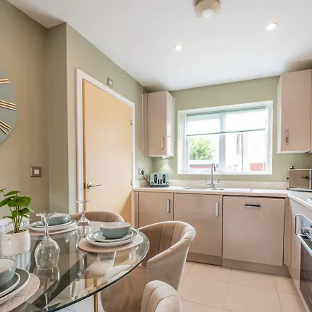 Modern House 2 Bedroom 5 Beds