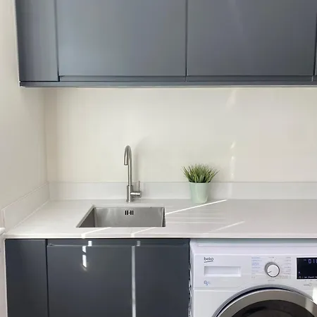 Apartman Prime Central-luxury 1br Apartment-free Parking-fast Wi-fi *