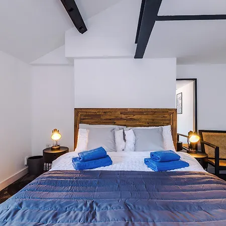 Stunning 3br Townhouse, Terrace, Games, Free Parking