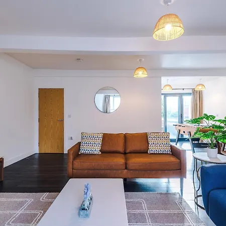 別荘 Stunning 3br Townhouse, Terrace, Games, Free Parking *