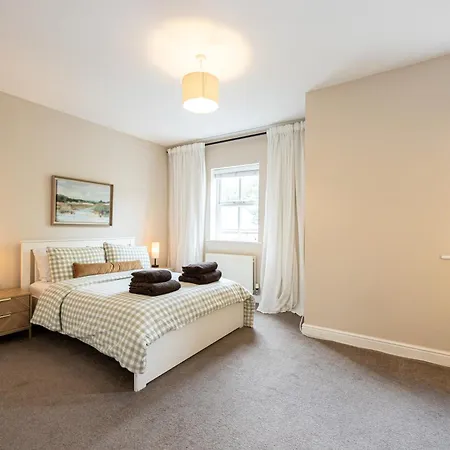 Luxury Spacious 3-bed Oasis Just 10 Mins From Centre With Free Parking * マンチェスター