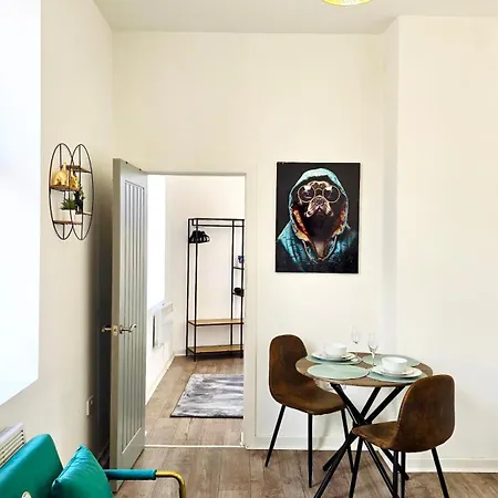 아파트 Stylish 1br Executive Bury With Kitchen And Wifi 맨체스터