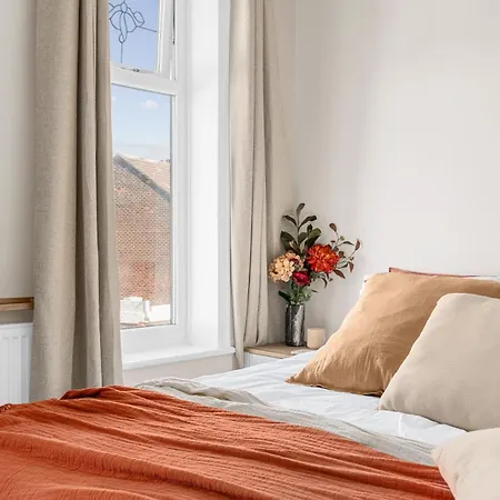 Three Bedroom House By Brookland Serviced Short Lets With Free Wifi *