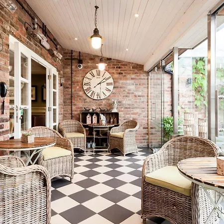 Eleven Didsbury Park Szálloda 4*