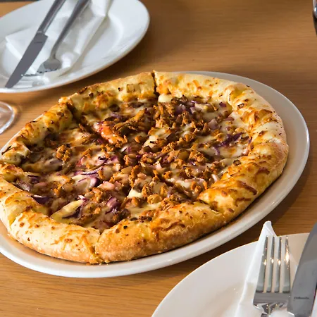 Express East By Ihg Hotel