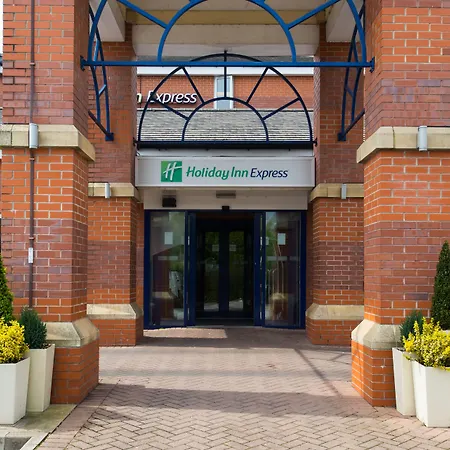 Express East By Ihg 호텔 3*