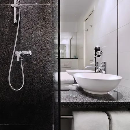 One Manchester-piccadilly Hotel 3*