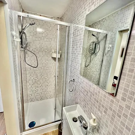 New Quadruple En-suite * מנצ'סטר