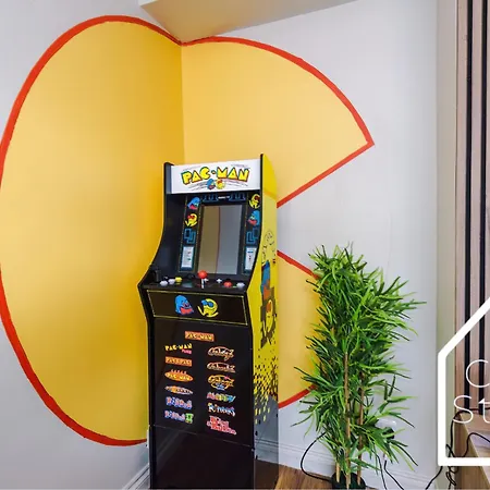 Spacious 3 Bed With Pac-man, Darts And 2 Parking Spaces Σπίτι διακοπών