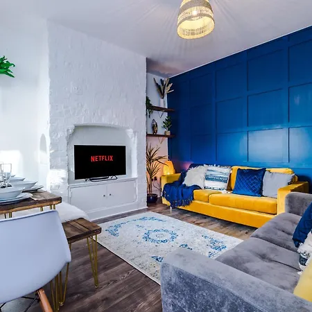 Spacious 4br With 3 Baths, Feriehus *