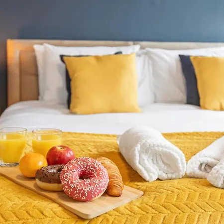 Stylish 3-bedroom 14mins To Co-op Live Arena Dom wakacyjny Manchester