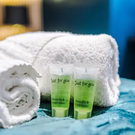 Feriehus Stunning 5bed 3bath House, Parking,