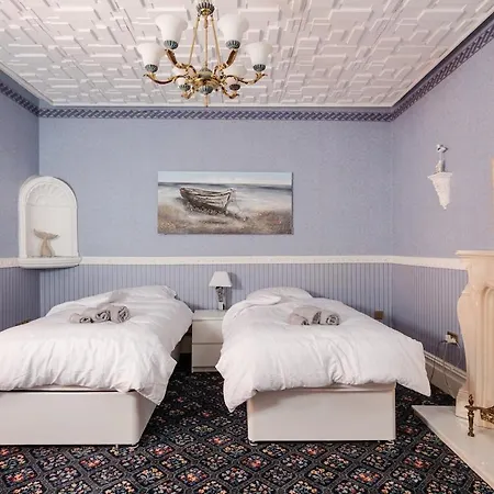 Beautiful 'mayfield' With Private Pool! Nyaraló