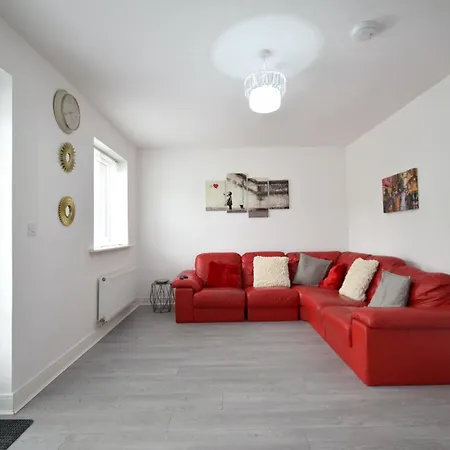 Дом отдыха Modern 3br With Garden And Parking Mcr Манчестер