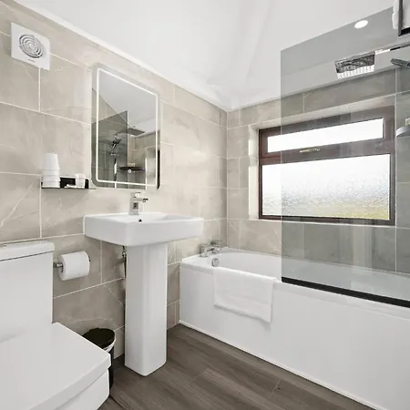 52 Furnival Road Holiday home