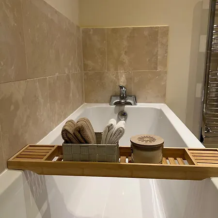Elegant House - 3 Bedroom, 3 Bathroom Ferienhaus Manchester