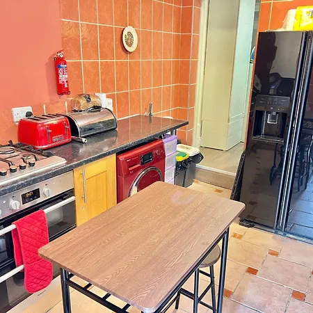 New Quadruple En-suite * מנצ'סטר