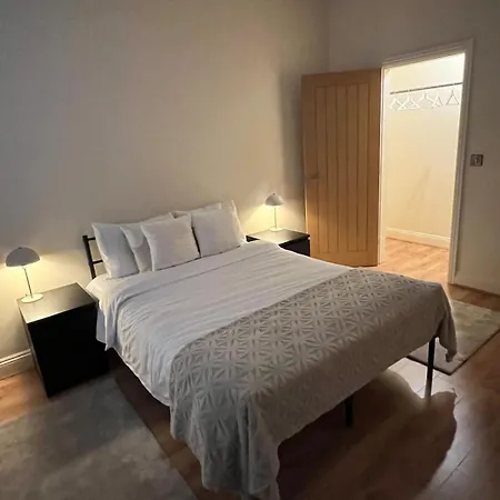 Elegant House - 3 Bedroom, 3 Bathroom Ferienhaus Manchester