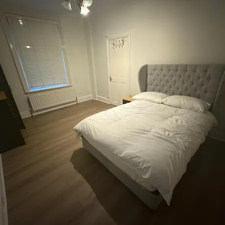 בית נופש Cambridge House מנצ'סטר