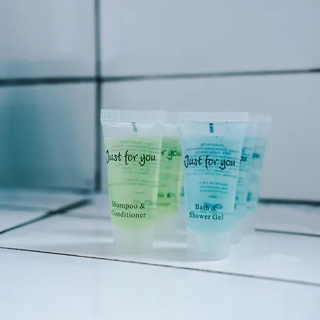 Spacious 4br With 3 Baths, Manchester