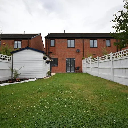 Modern 3br With Garden And Parking Mcr Holiday home