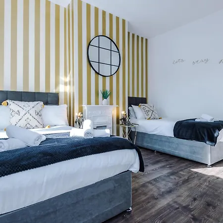 Feriehus Spacious 4br With 3 Baths, *