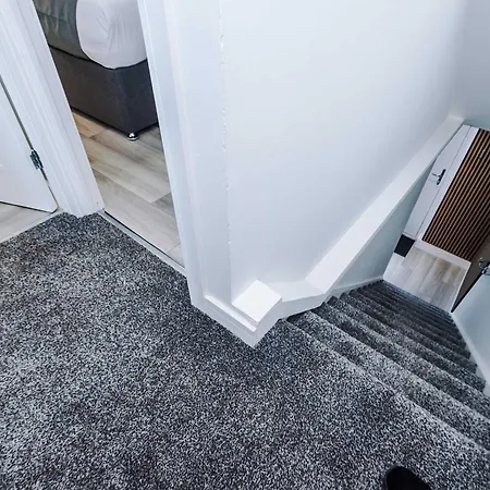 Minutes To The Coop Live Arena & Etihad Stadium - Free Parking W Ev Charger Casa de Férias *