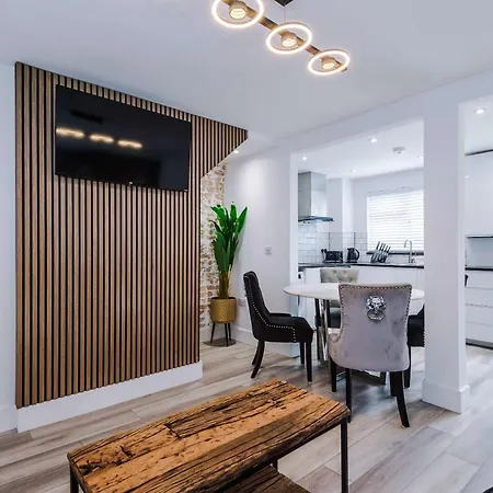 Casa de Férias Minutes To The Coop Live Arena & Etihad Stadium - Free Parking W Ev Charger Manchester