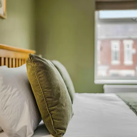 Guestready - Charming Retreat In Trafford Манчестер