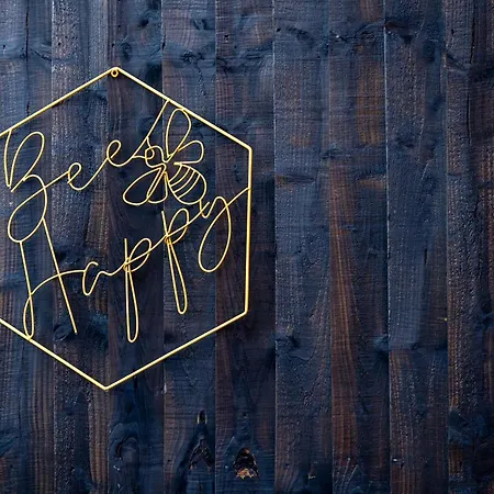 Holiday home 3 Bedroom House With 5 Beds And Parking 18lw