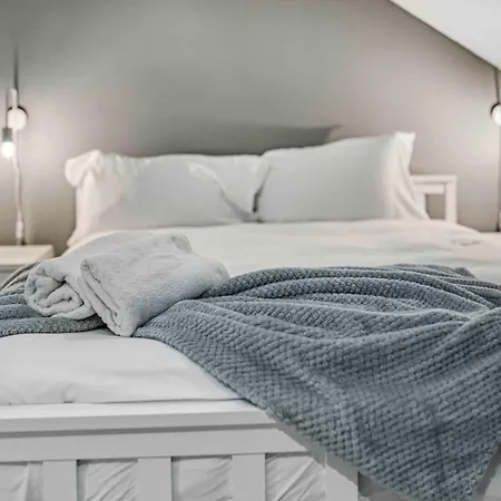 بيت ضيافة Guestready - Charming Retreat In Trafford 4*