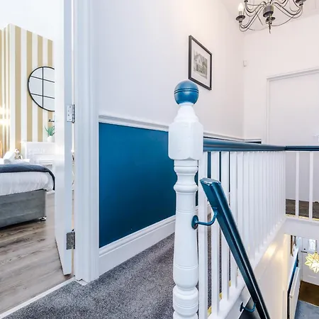 Spacious 4br With 3 Baths, *